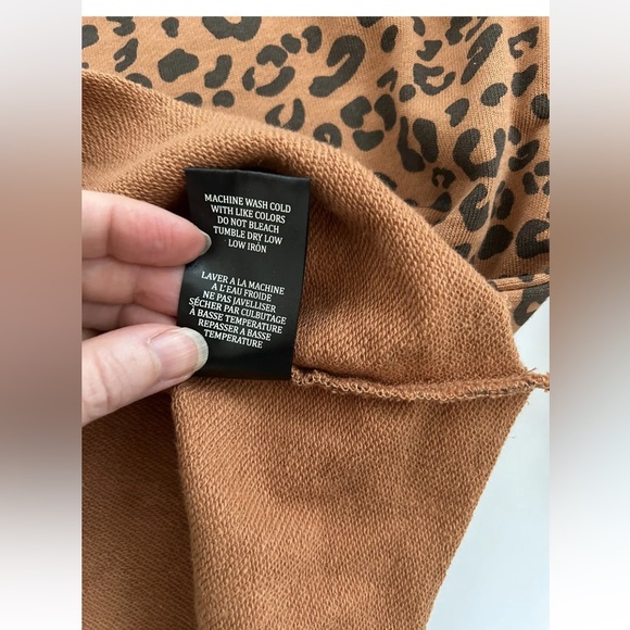 Blank NYC Caramel Brown Leopard Print Sweatshirt NWT New Size Medium - Picture 10 of 13